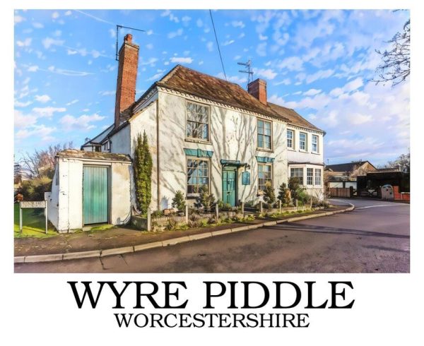 Wyre_Piddle_border_writing_bottom_sample